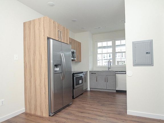 3rd image of 6211 Haverford Ave
