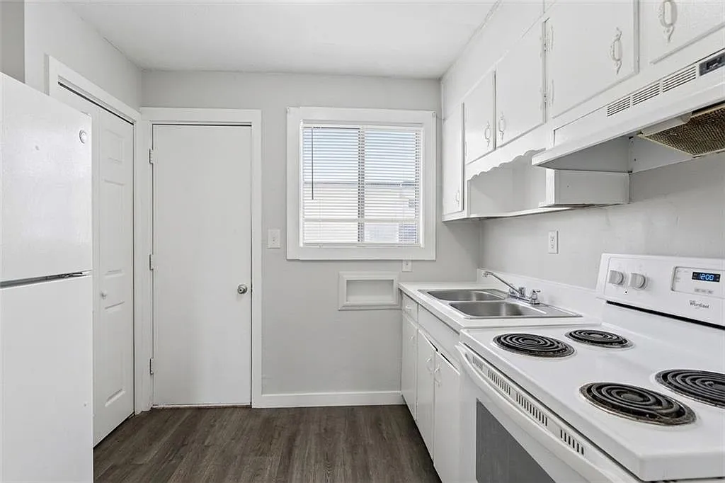 2 bed, 1.0 bath, 700 sqft, $1,175 — Photo 4