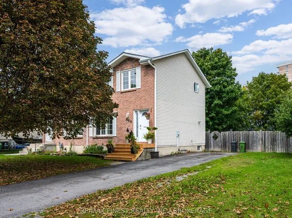 860 Beaconhill Ct, Kingston, ON K7P 2A8