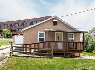 3180 Sheridan Rd, Dubuque, IA 52001