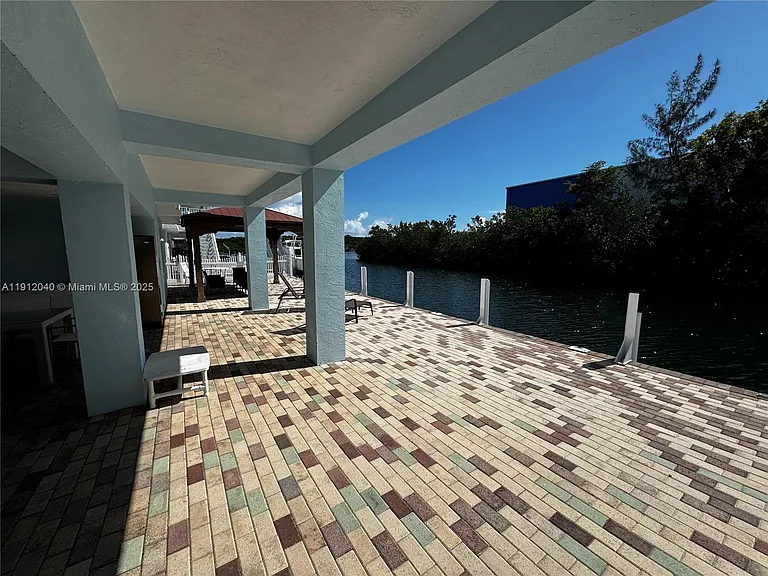 228 Orchid St — Photo 35