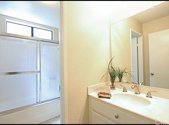 4th image of 54 Cambria Ln #26