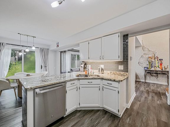 5th image of 68 Cambridge Ave