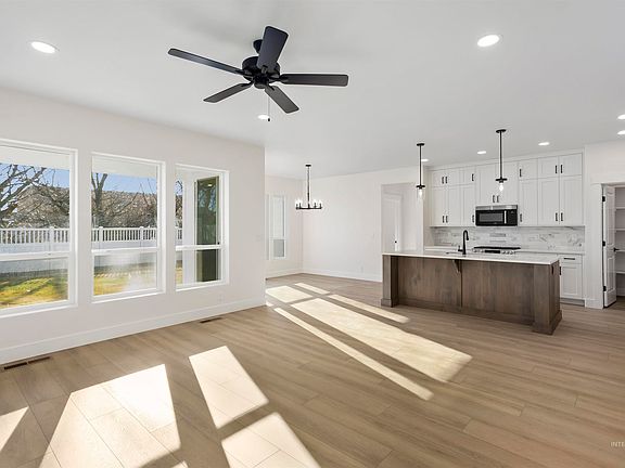 5th image of 4408 Cleomedes Ave