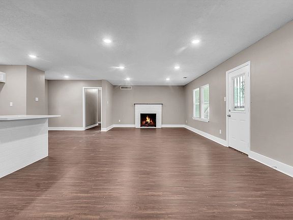 5th image of 4494 Ernie Dr