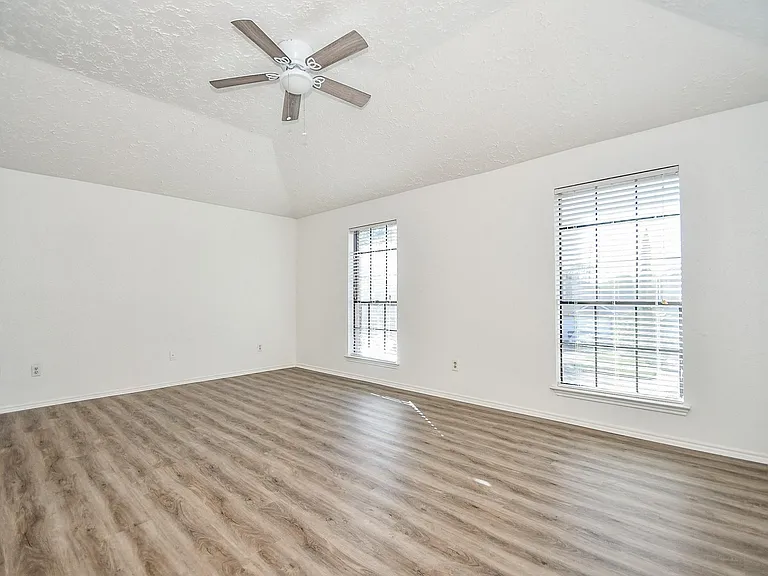 12311 Grove Meadow Dr — Photo 14