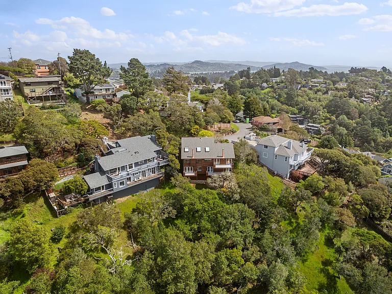 985 W California Ave — Photo 42