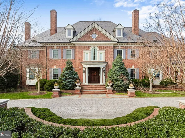 8609 Country Club Dr, Bethesda, MD 20817