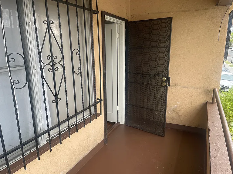 201 S Rampart Blvd #A — Photo 17