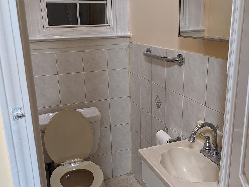 1st image of 10160 126th St
