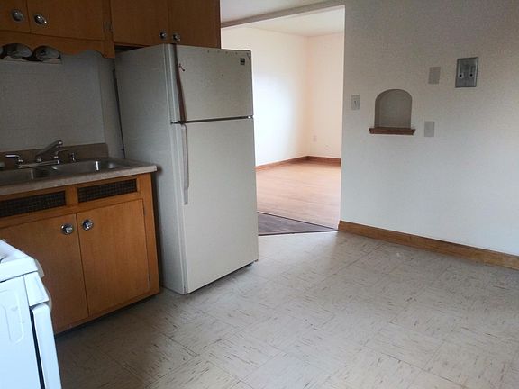 2nd image of 7307 Brookside Dr