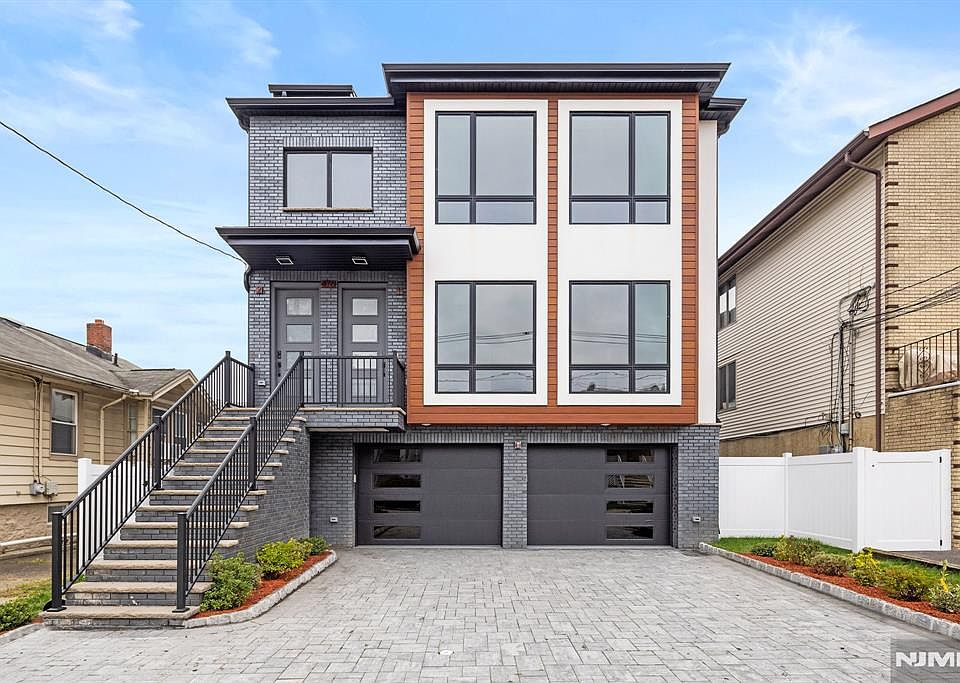 1st image of 476 Lincoln Ave #2