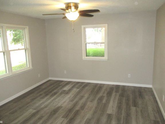3rd image of 212 N 6th St