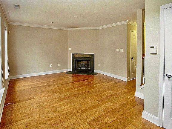 4th image of 853 Ramsay St