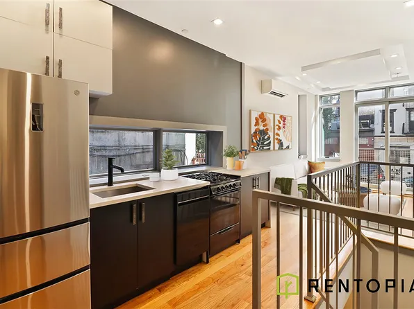 223 Manhattan Avenue image 2 of 6