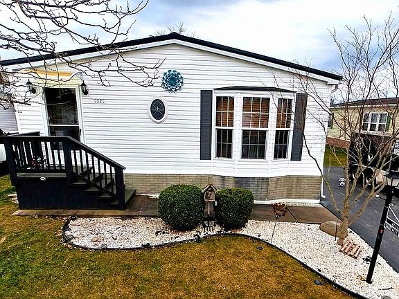 2nd image of 9925 Grantham Ct