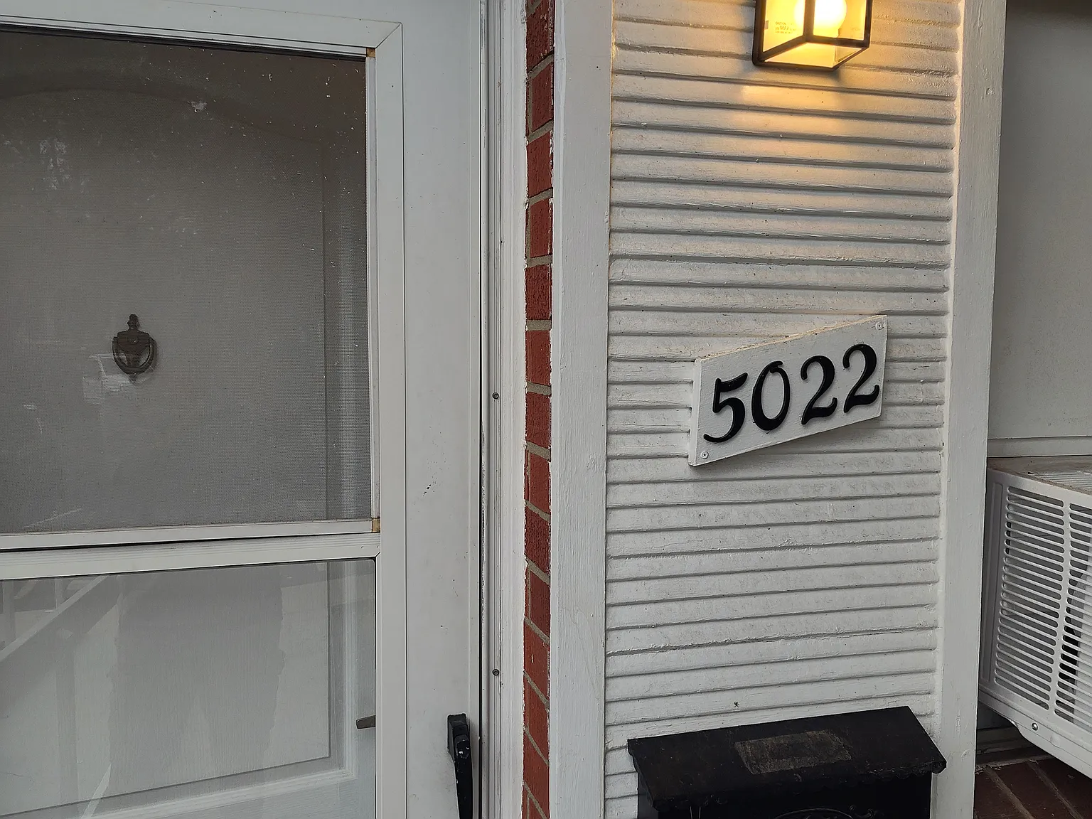 2 bed, 1.5 bath, 1200 sqft, $1,650 — Photo 1