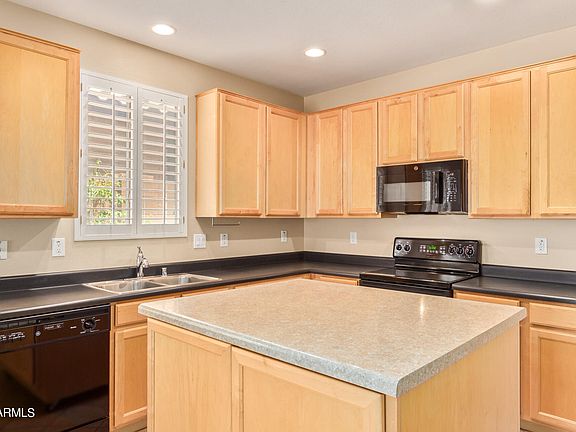 3rd image of 2210 W OYER Lane