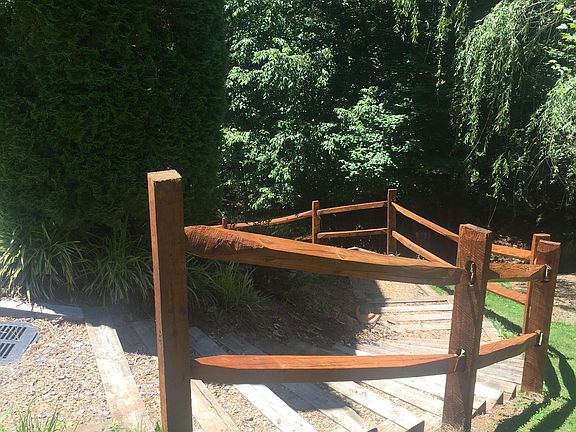 Side steps to backyard