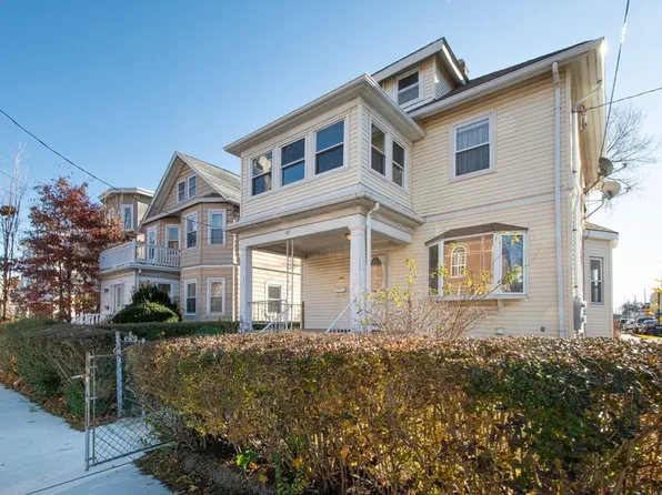 145 Billings Rd, Quincy, MA 02171