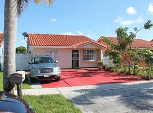 8868 NW 113th St, Hialeah Gardens, FL 33018