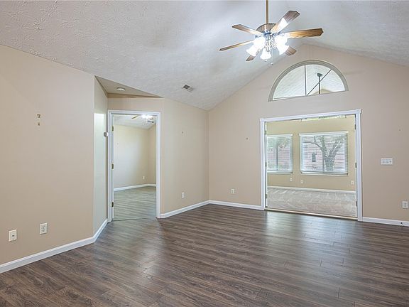 5th image of 183 Villa Pointe Dr