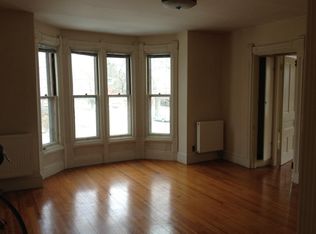 4 Washington Ave APT 4, Northampton, MA 01060