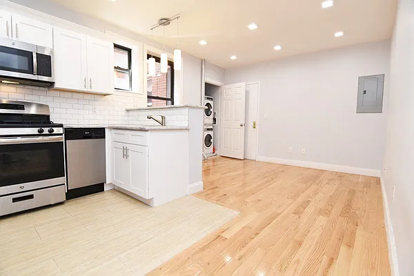 Rented by Bohemia Realty Group | media 2