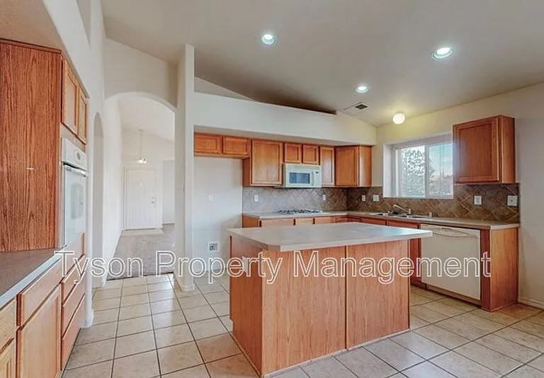 1500 Montiano Loop SE — Photo 4