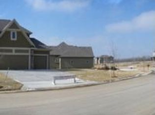 15231 W 164th Ter, Olathe, KS 66062
