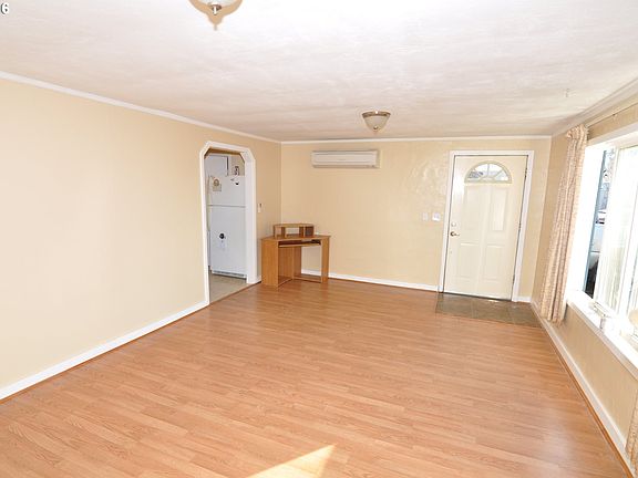 2nd image of 3707 NE 86th Ave
