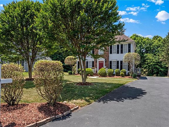 3rd image of 9036 Jefferson Woods Dr
