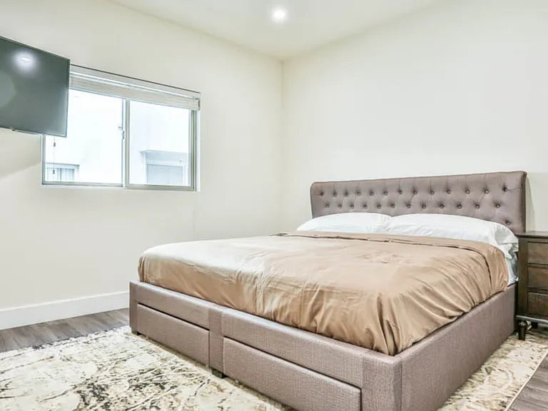 1424 S Bentley Ave #402 — Photo 15