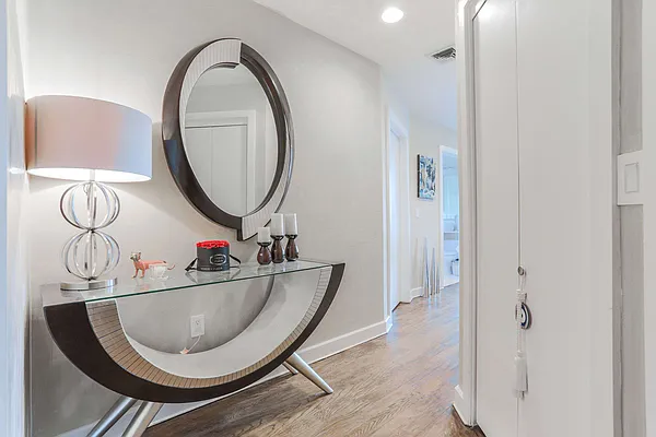 Sold by Century 21 Unique Realty | media 7