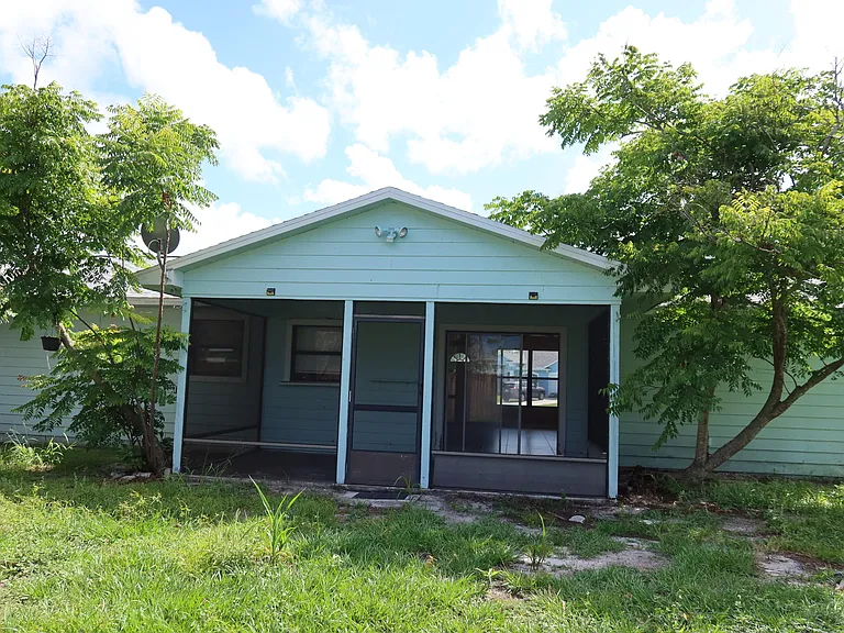601 SE Polynesian Ave — Photo 28
