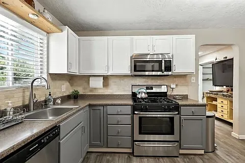 2930 Monroe St NE — Photo 3