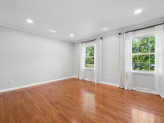 5th image of 4707 Daniel Dr