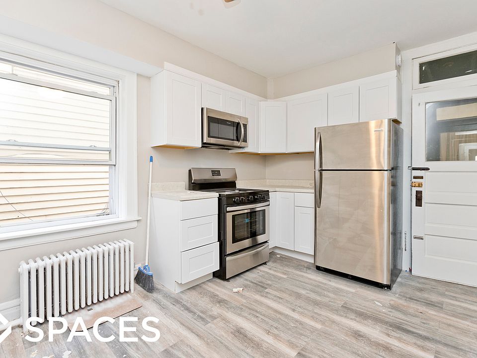 1st image of 4627 W Warwick Ave #2F