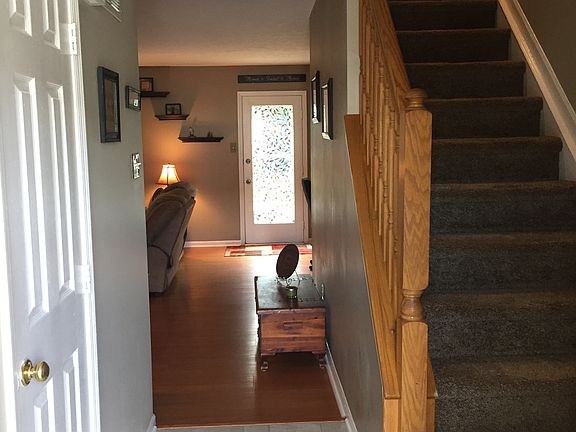 2nd image of 16 E Shetland Ct