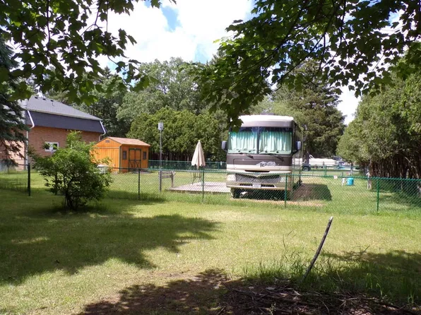 1059 Oxford Ct, Nekoosa, WI 54457