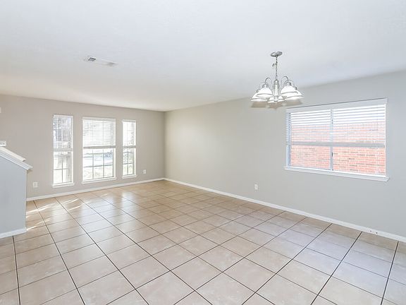 5th image of 5618 Imperial Grove Dr