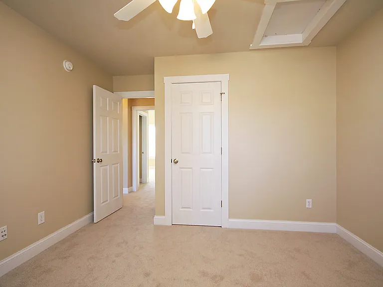 372 Joliet Ct — Photo 12