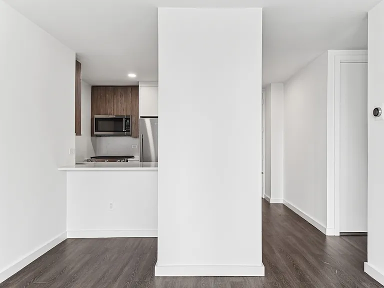 520 W 43rd St #34F — Photo 4