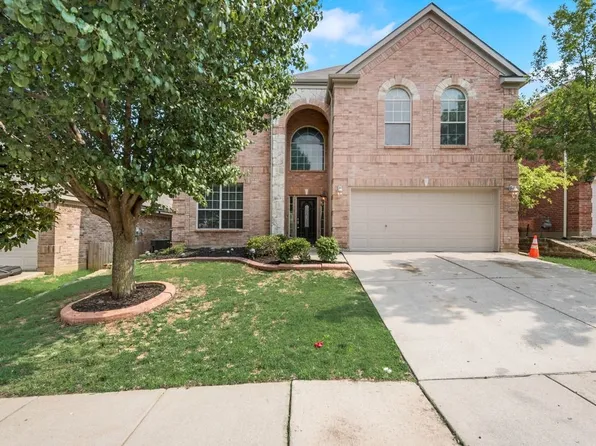 9917 Delamere Dr, Fort Worth, TX 76244