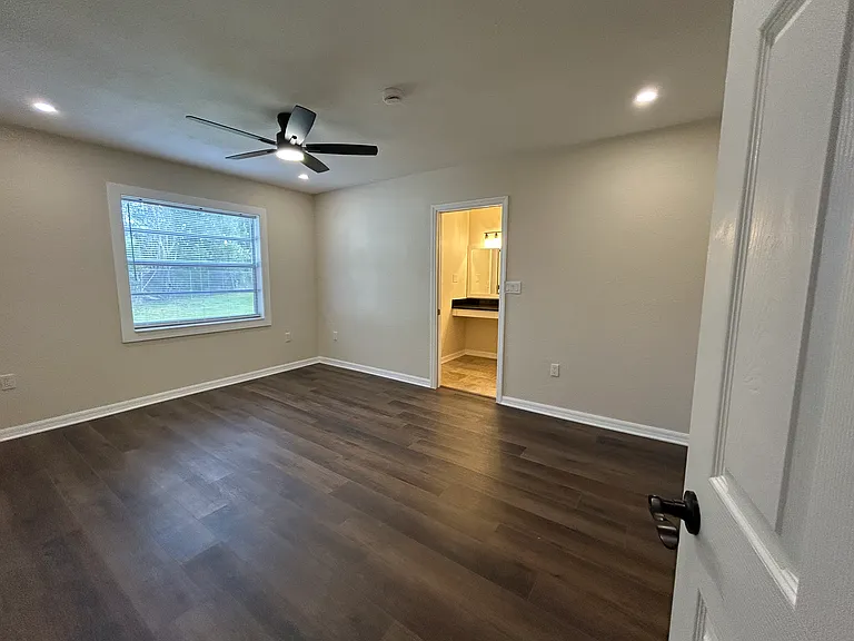 1232 E Honeytree Ln — Photo 6