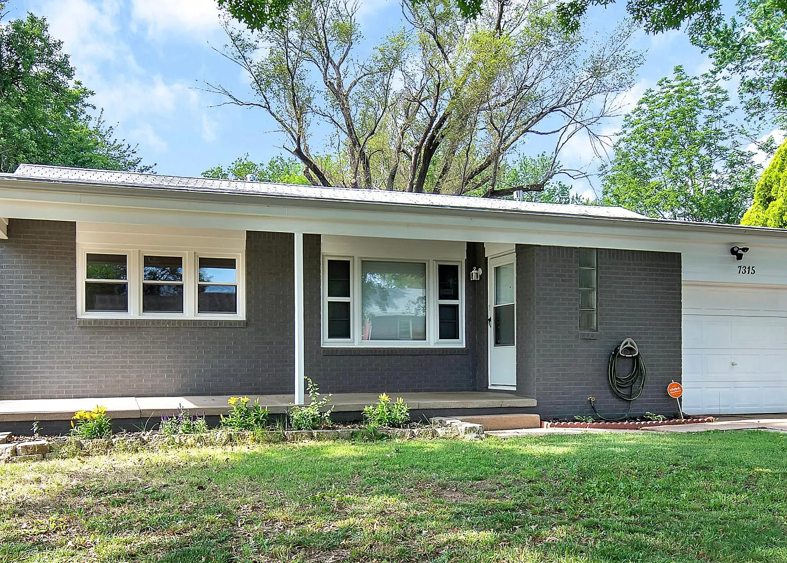 7315 E Morris St — Photo 1