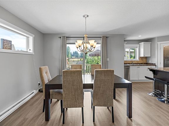 5th image of 429 Alpen Way