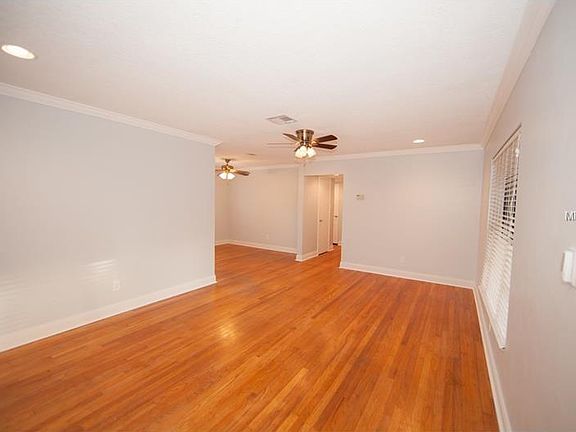 2nd image of 925 Fremont Ave