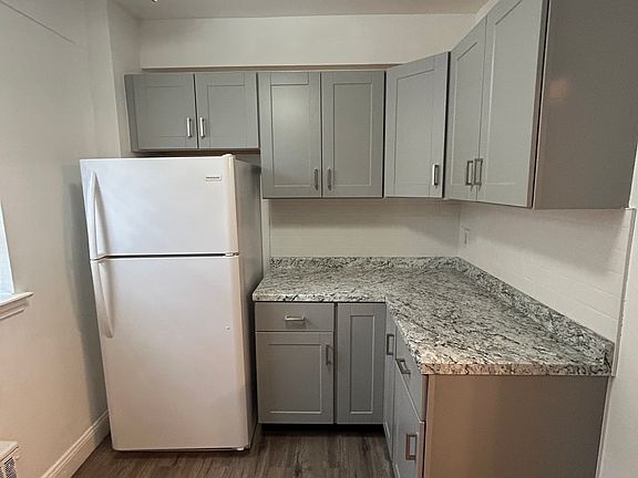 3rd image of 230 Pelham Rd #H