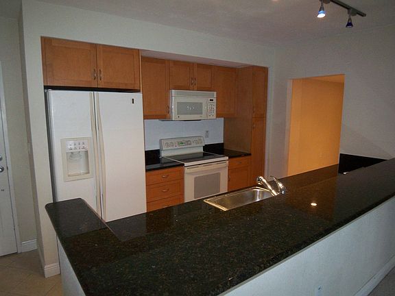 4th image of 10350 W Bay Harbor Dr APT 8S